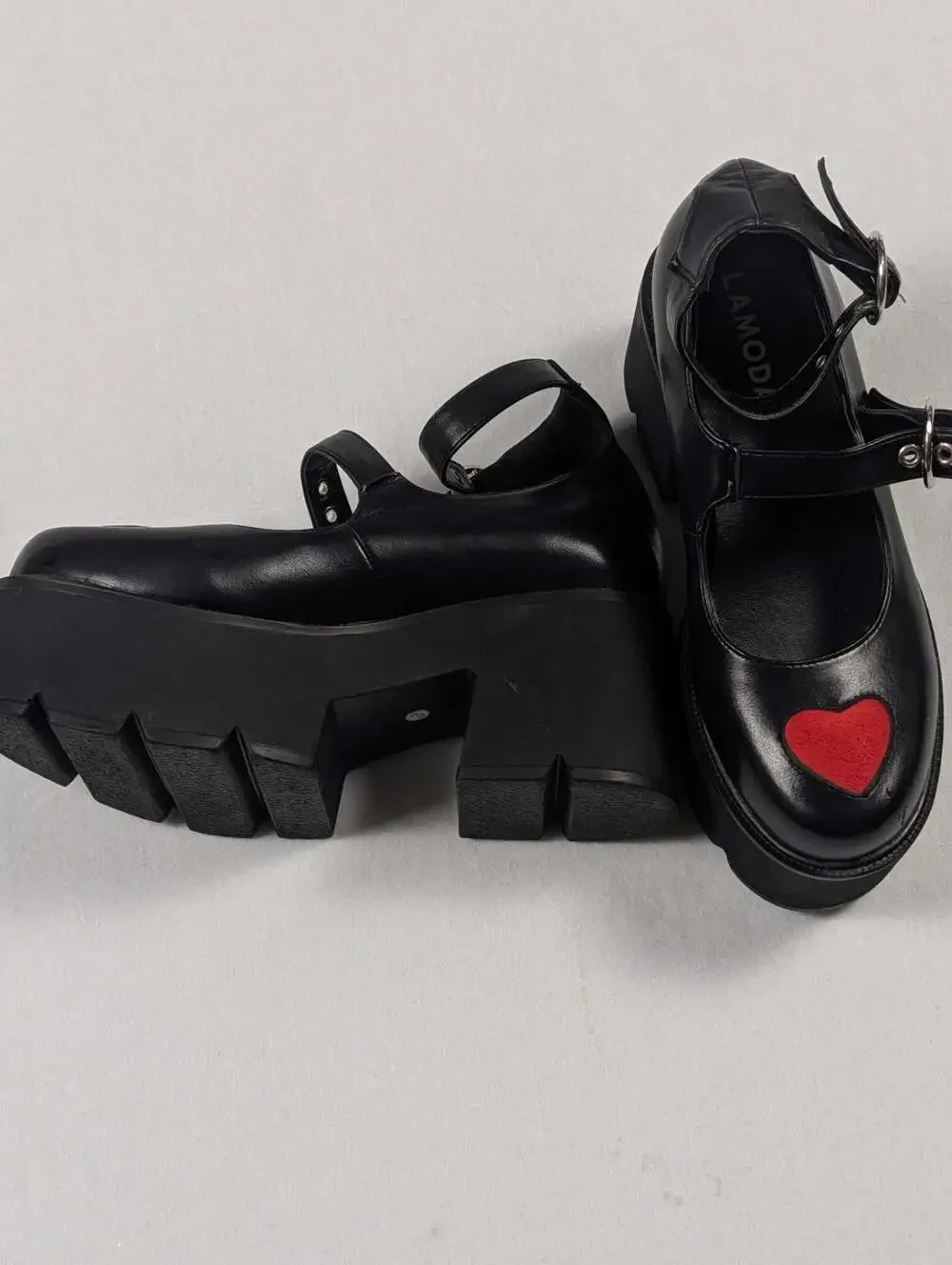 LAMODA Rosey Love Chunky Platform Mary Jane Shoes with Red Heart  Sz 5